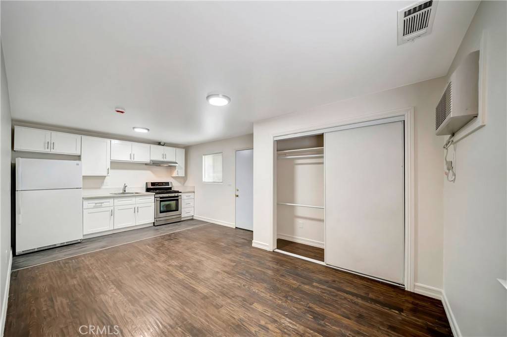 Reseda, CA 91335,6931 3/4 Amigo Avenue