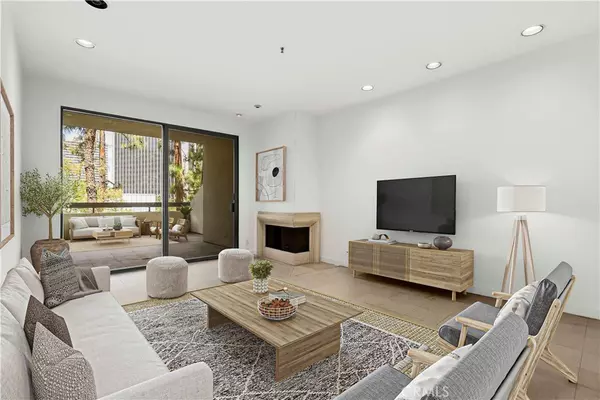 Los Angeles, CA 90067,2122 Century Park LN #108