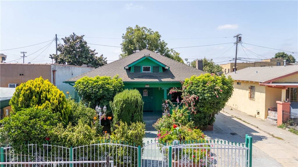 820 W 50th ST, Los Angeles, CA 90037