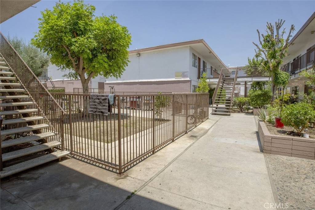 Sylmar, CA 91342,13040 Dronfield AVE #13