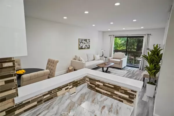 Woodland Hills, CA 91367,22100 Burbank BLVD #254F