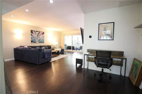 Woodland Hills, CA 91364,5404 Quakertown AVE #1