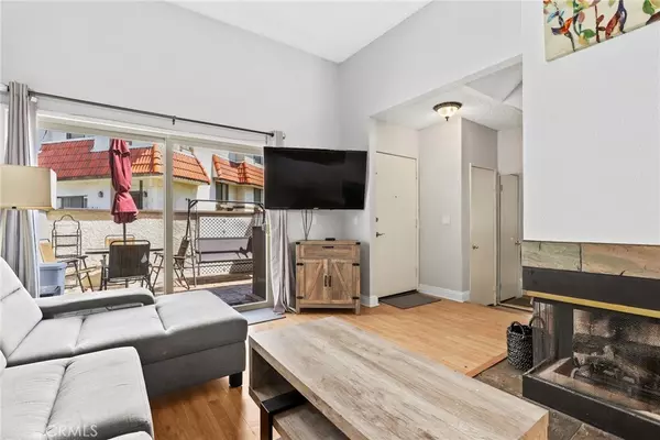 Canyon Country, CA 91387,27614 Nugget DR #3