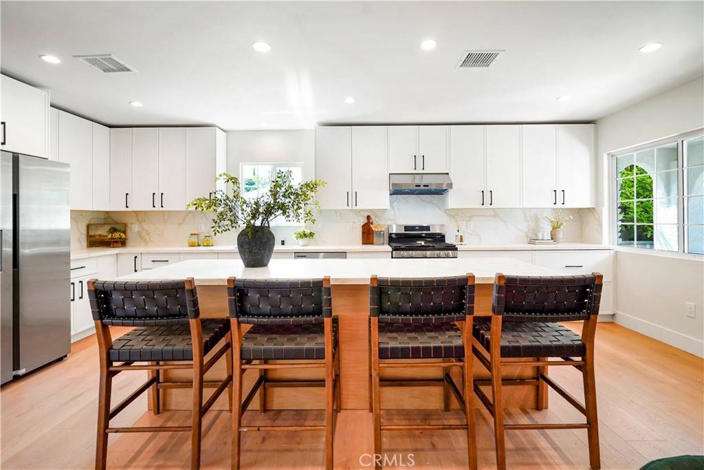 Tarzana, CA 91335,18324 Sylvan ST
