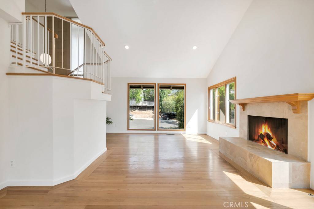 Woodland Hills, CA 91364,22210 Miston DR