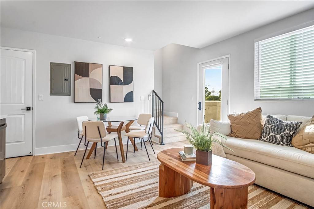 Los Angeles, CA 90047,10035 S Western AVE #101