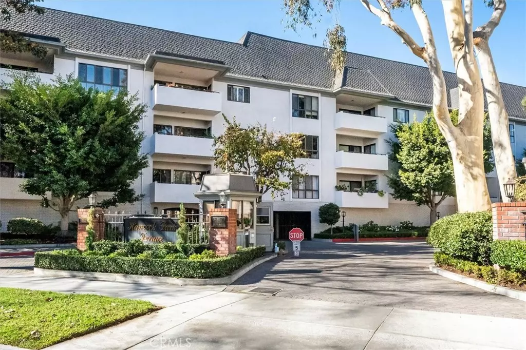 Los Angeles, CA 90004,647 Wilcox AVE #2G