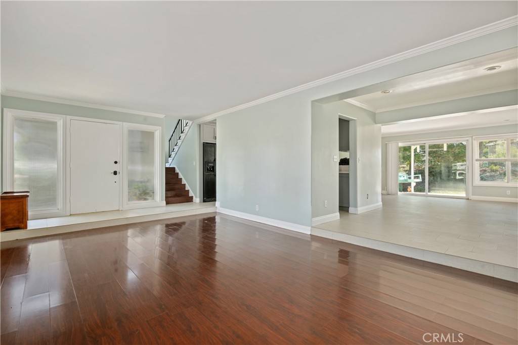 Simi Valley, CA 93065,1054 Currier AVE