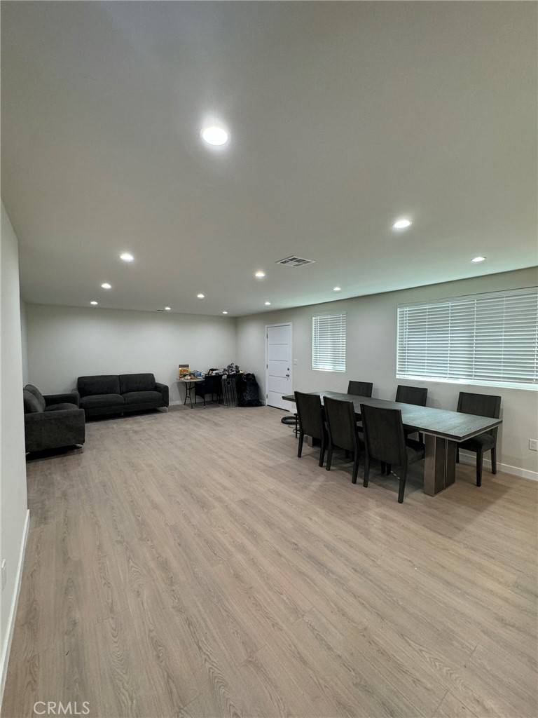 Tujunga, CA 91042,7711 Forsythe ST