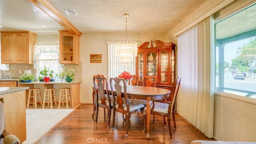 Inglewood, CA 90303,11608 Lemoli AVE
