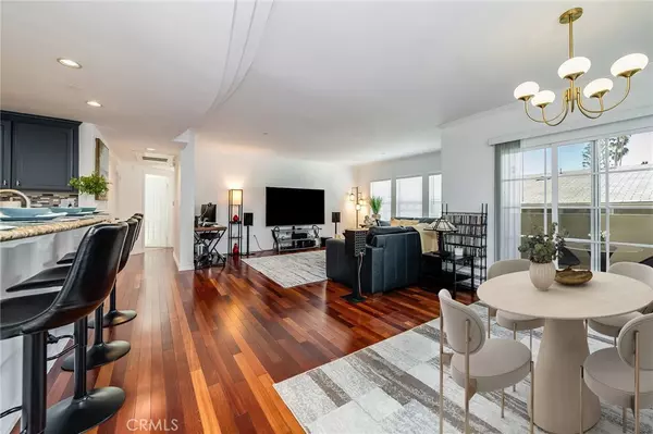 Valley Village, CA 91607,4832 Whitsett AVE #305