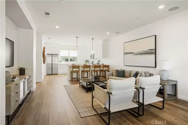 Valencia, CA 91381,27306 Bear Creek LN