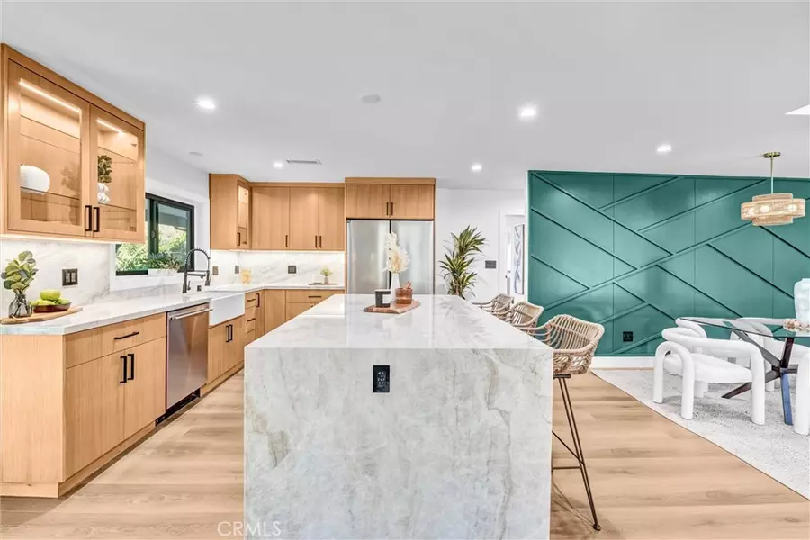 15577 Otsego ST, Encino, CA 91436