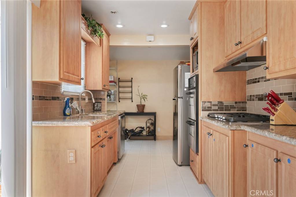 Granada Hills, CA 91343,10022 Gothic AVE