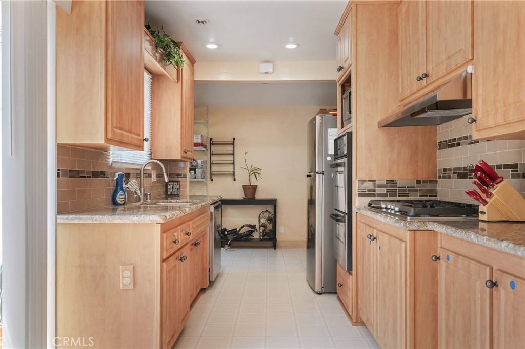 Granada Hills, CA 91343,10022 Gothic AVE