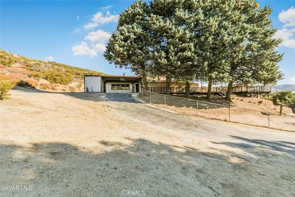 39631 87th ST W, Leona Valley, CA 93551