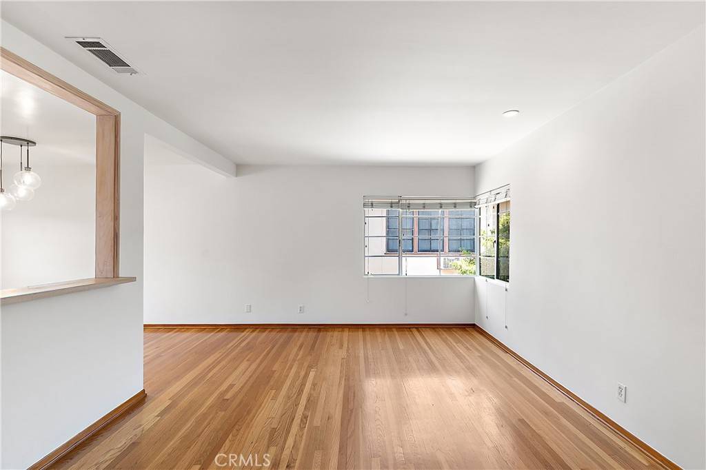 Los Angeles, CA 90027,1745 N Mariposa AVE #6