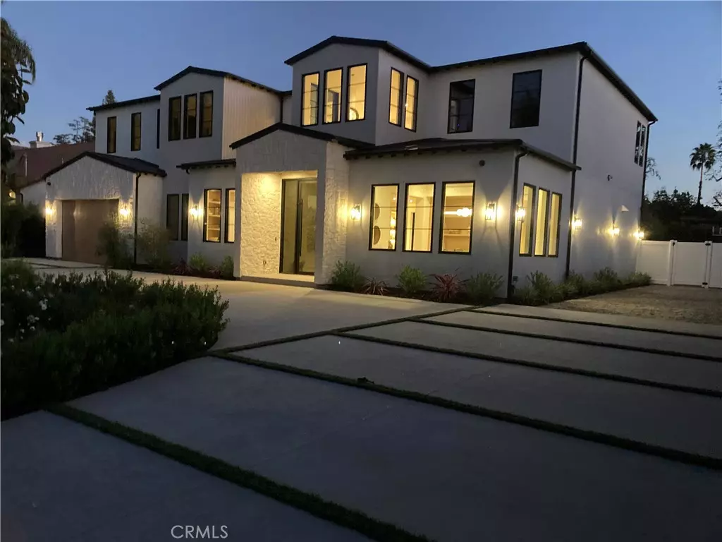 Woodland Hills, CA 91367,23416 Califa ST