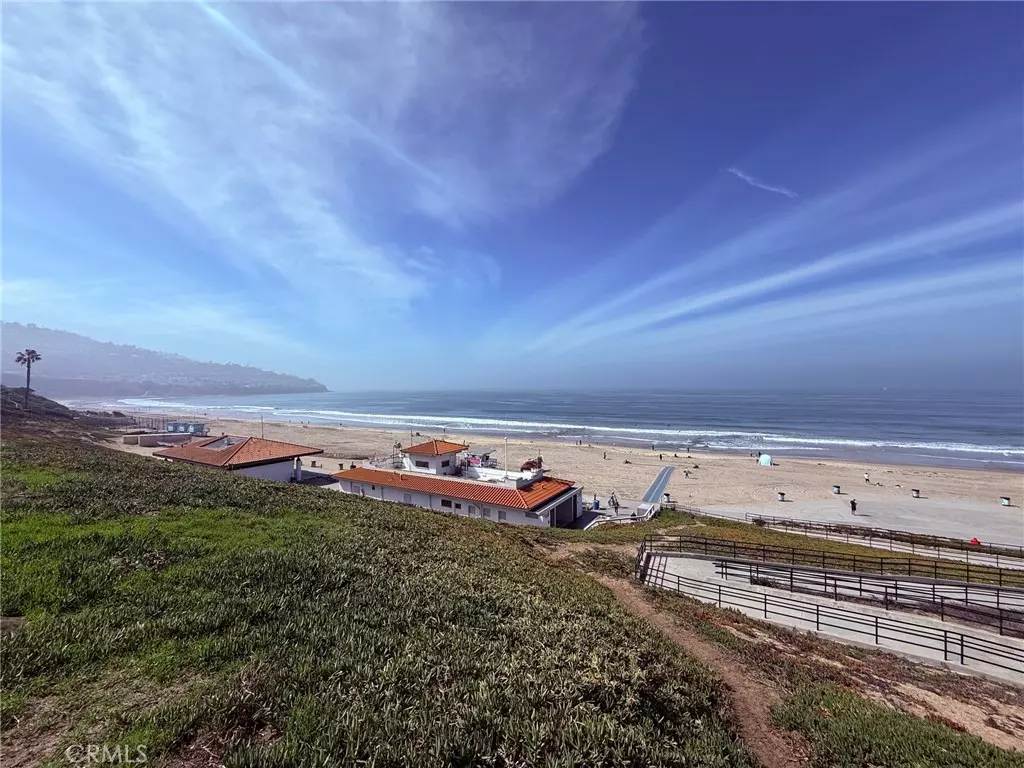 Redondo Beach, CA 90277,323 S Francisca AVE #B
