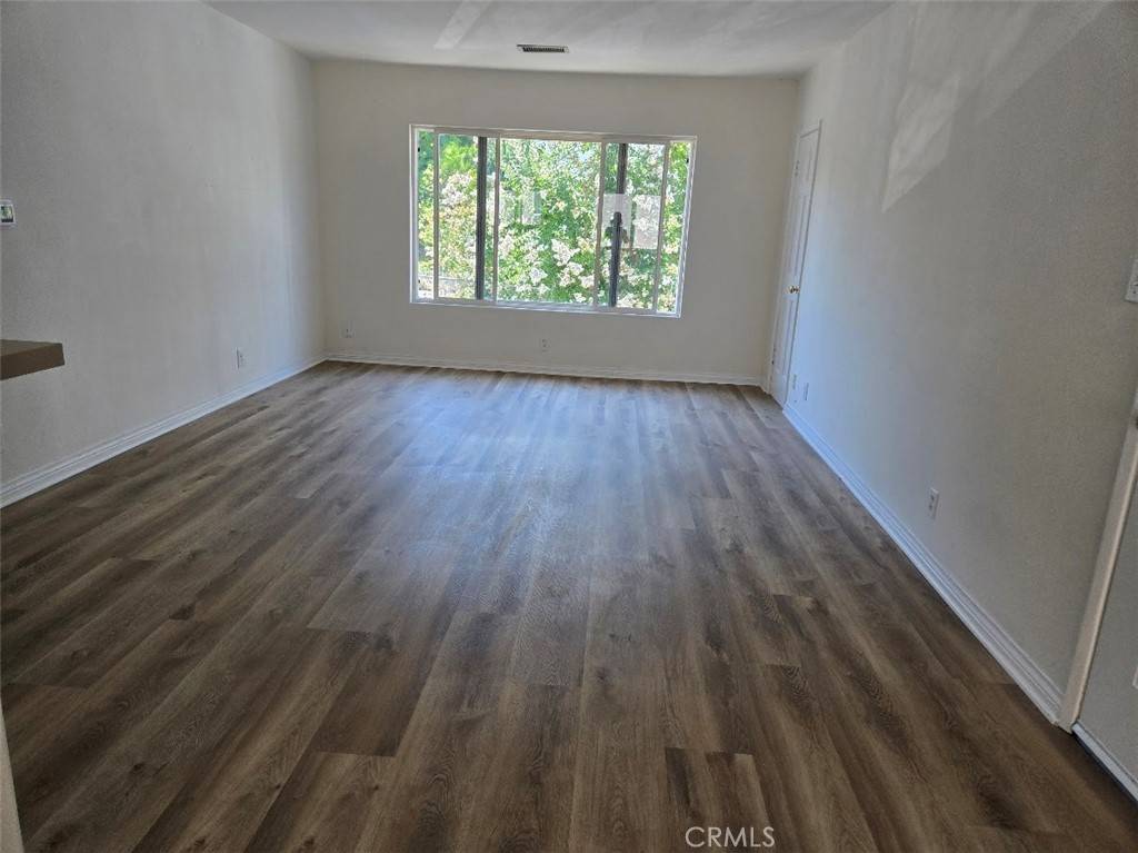 Sherman Oaks, CA 91403,14701 Dickens ST