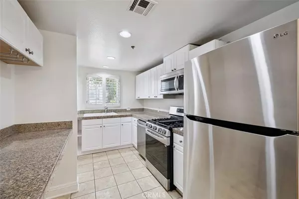 Sherman Oaks, CA 91423,5107 Coldwater Canyon AVE #10