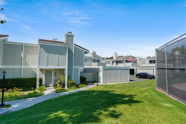 27116 Crossglade AVE #2, Canyon Country, CA 91351
