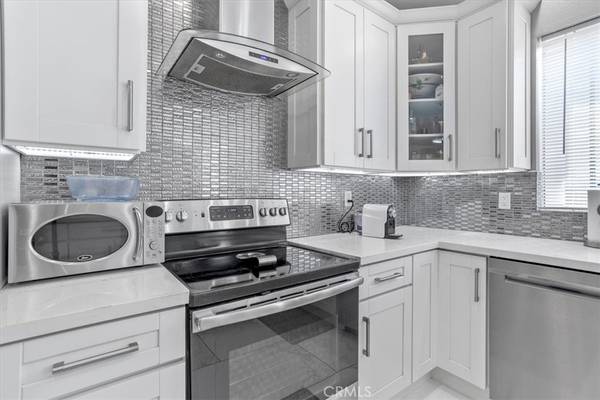 Encino, CA 91316,5216 Yarmouth AVE #306