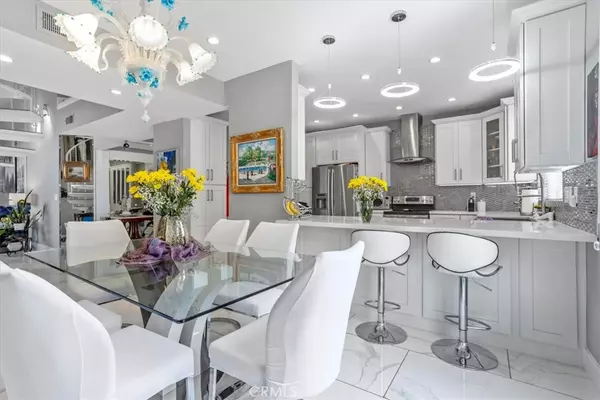 5216 Yarmouth AVE #306, Encino, CA 91316