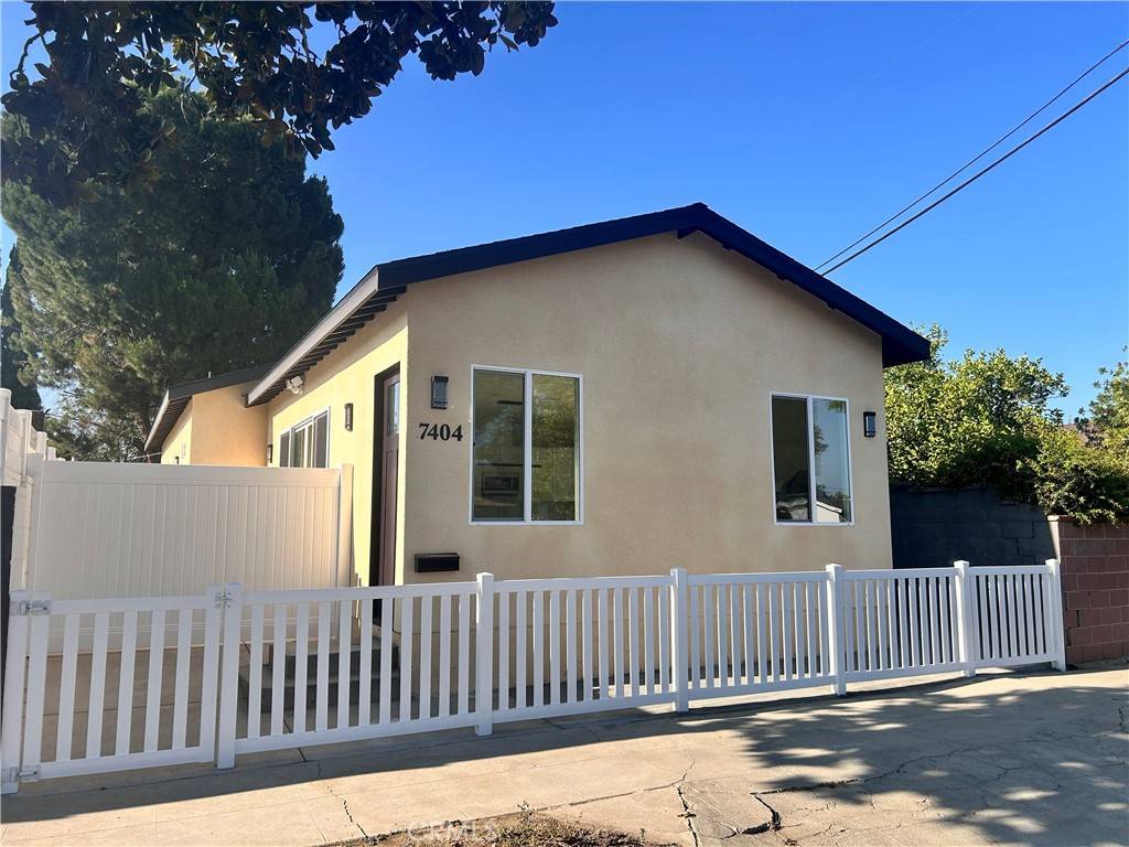 7404 Hatillo AVE, Winnetka, CA 91306