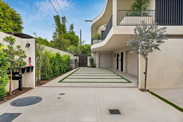 12131 Palms, Los Angeles, CA 90066