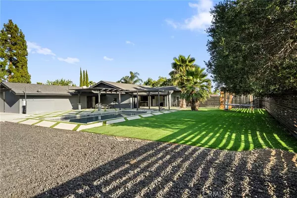 Chatsworth, CA 91311,10405 Lubao AVE