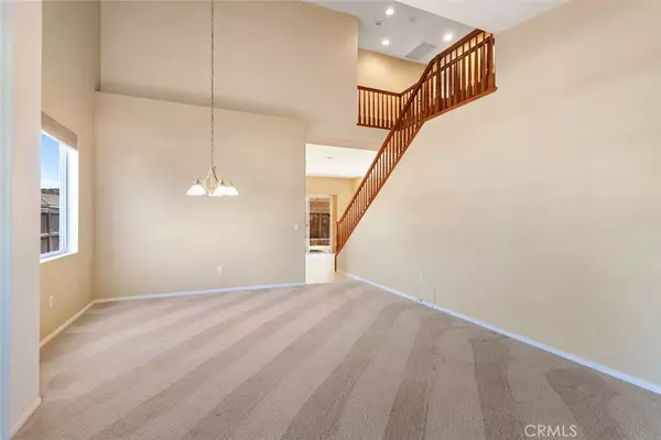 Saugus, CA 91350,21558 Oak Dr