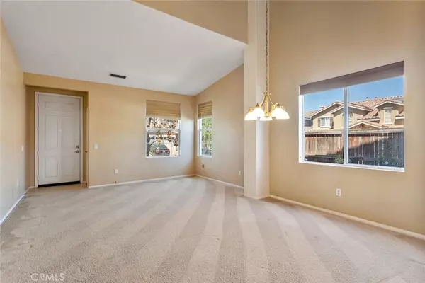 Saugus, CA 91350,21558 Oak Dr