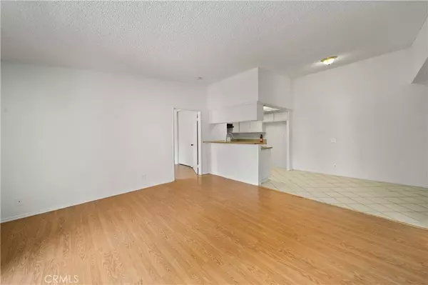 Pacoima, CA 91331,12601 Van Nuys BLVD #222