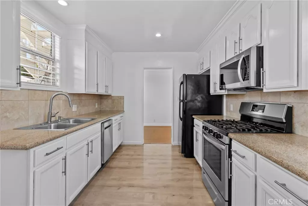 North Hollywood, CA 91606,12753 Oxnard St
