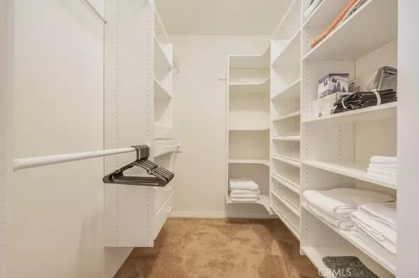 Los Angeles, CA 90049,171 N Church LN #514