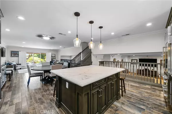 Long Beach, CA 90815,921 N Hillside DR