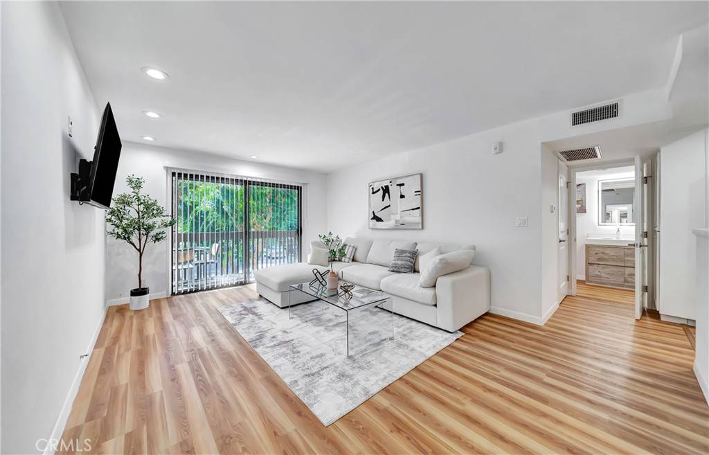 22100 Burbank BLVD #230C, Woodland Hills, CA 91367