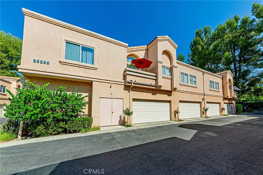25256 Steinbeck AVE #F, Stevenson Ranch, CA 91381