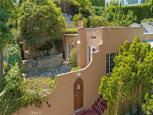 Los Angeles, CA 90068,6222 Glen Airy ST