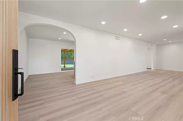 Thousand Oaks, CA 91360,1543 Norwich AVE