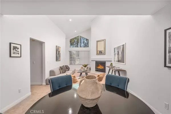 Woodland Hills, CA 91367,5515 Canoga AVE #317