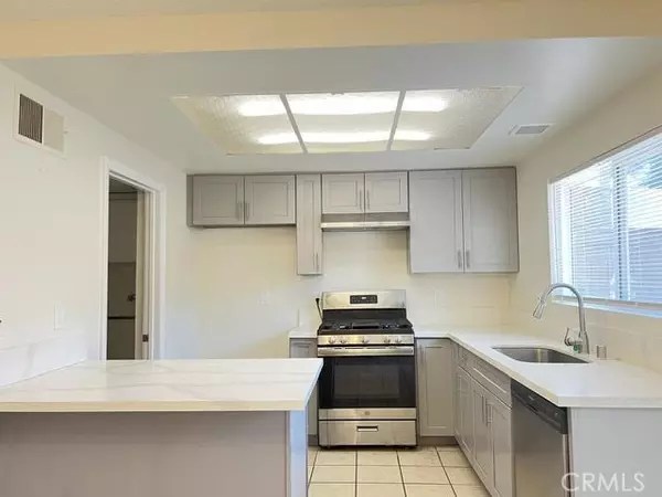 North Hills, CA 91343,8321 Burnet 3 AVE #3