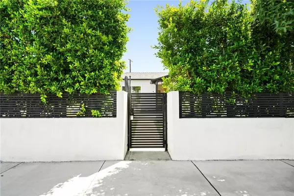 North Hollywood, CA 91605,8114 Coldwater Canyon AVE