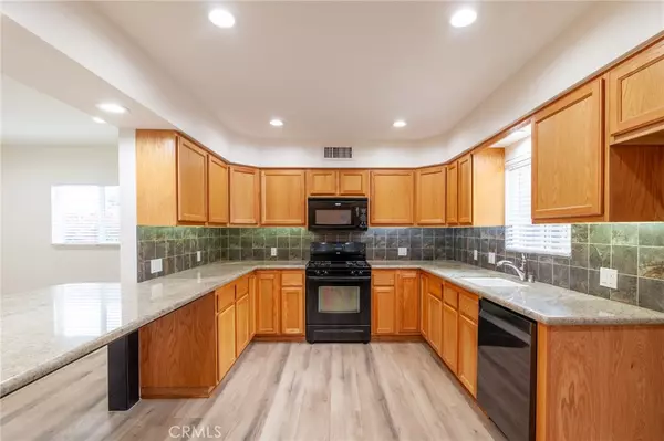 San Fernando, CA 91345,15121 Los Olivos ST