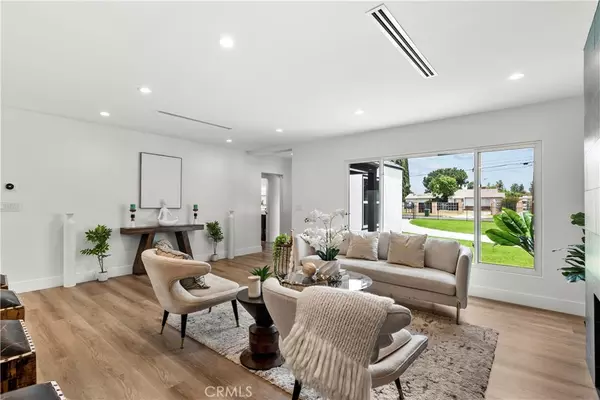 Lake Balboa, CA 91406,7307 Forbe AVE