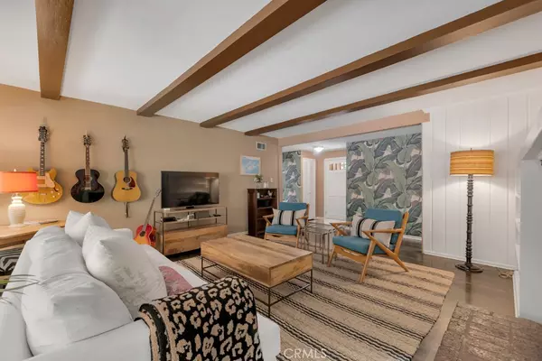 Woodland Hills, CA 91364,22015 Alizondo DR