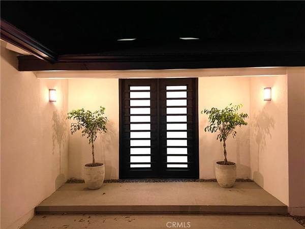 Woodland Hills, CA 91364,20301 Reaza PL