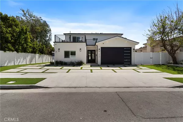Panorama City, CA 91402,13418 W Crowley ST