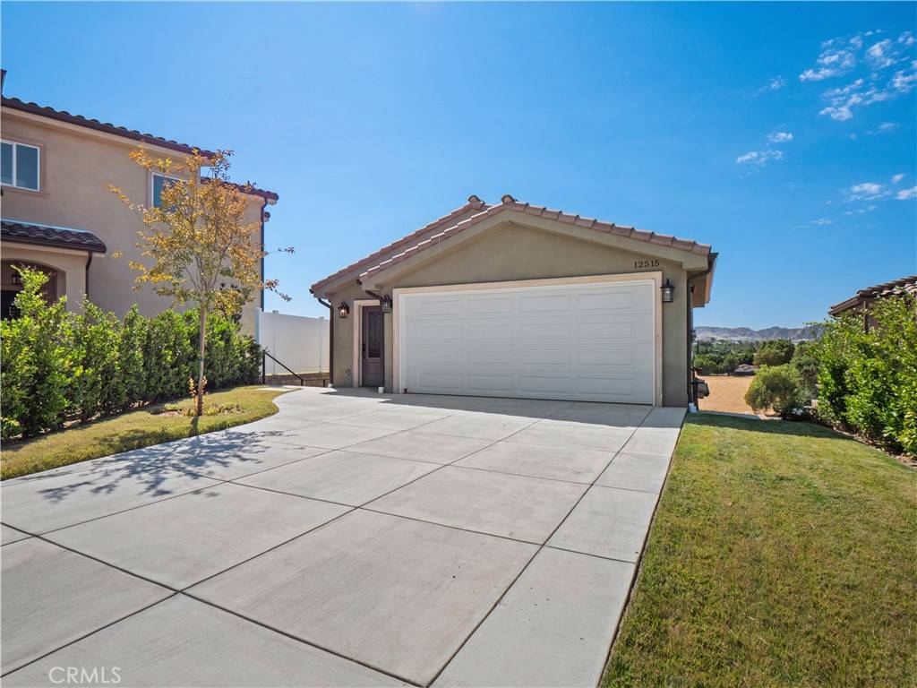 12515 Haleh LN, Sylmar, CA 91342